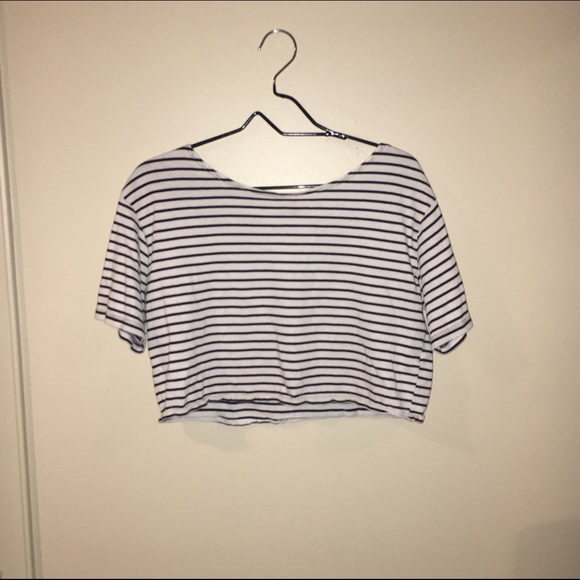 F21 shirt sleeve black striped crop top
