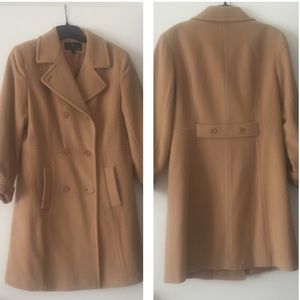 🚨last mark down🚨Very warm stylish Tan Pea coat