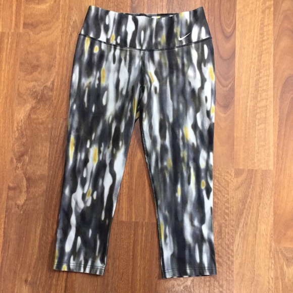 Nike Dri-fit Capri pants