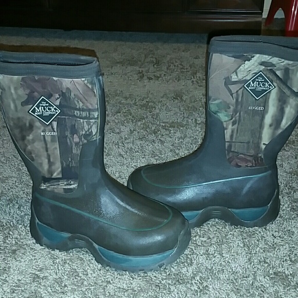 Boy's Muck Boots size 2