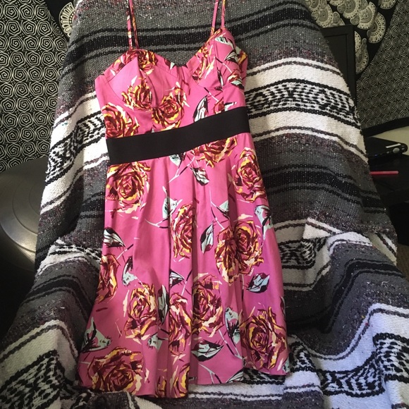 Sweetheart neckline baby doll floral print dress