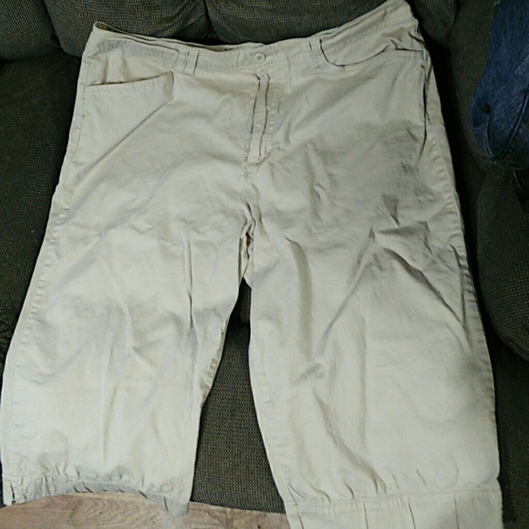 White Stag sz 16 Khaki Bermuda shorts