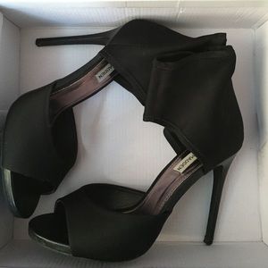 Steve Madden Black Marka Heels