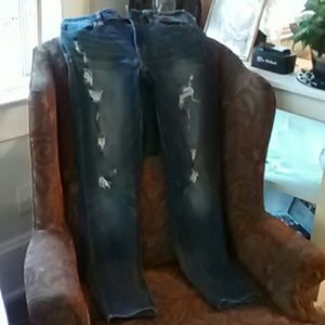 Destroyed skinny jeans