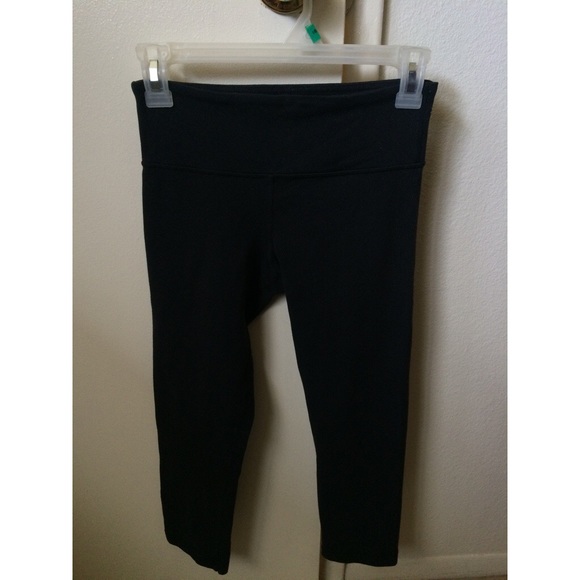 Black size 4 Lululemon leggings