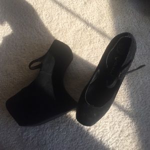 Flash sale ⚡️Great Used: Jeffrey Campbell  heels