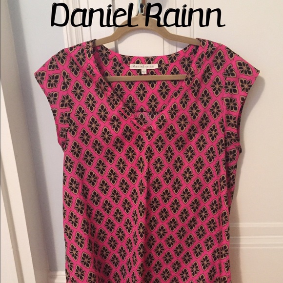 Daniel Rainn short sleeve top, NWOT