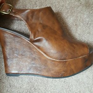 Brown wedges