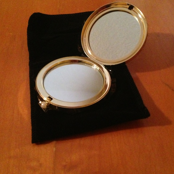 Engrave-able gold compact mirror 💖❤ - Picture 3 of 4