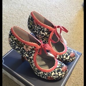 NWT Modcloth Ruby Shoo - RARE!