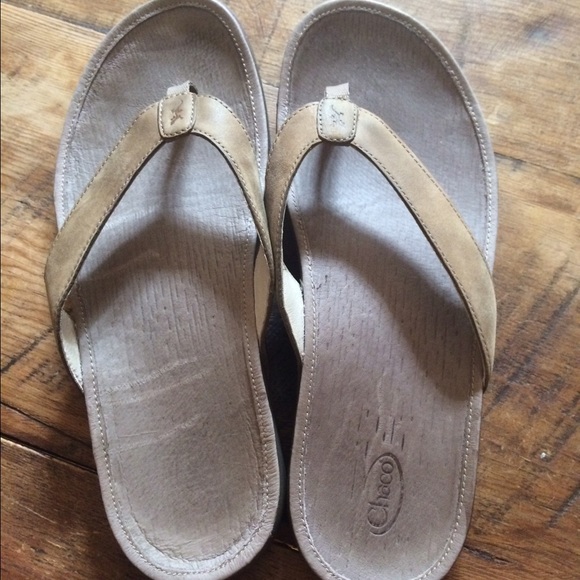 Chaco leather Sol flip flops