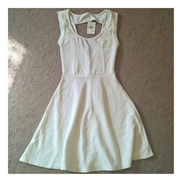 🆕Open-back Skater Dress