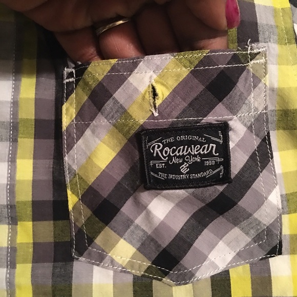 Boys RocaWear Short Sleeve Button Down - Picture 3 of 4