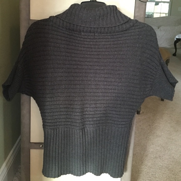 Grey Cardigan w/ belt attached - Picture 6 of 6