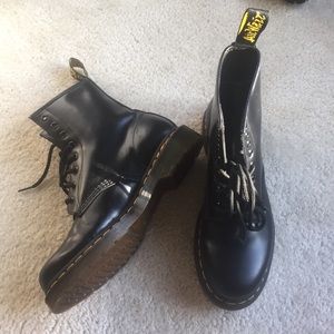 Excellent: Dr. Martens Airwalk 8 hole boots