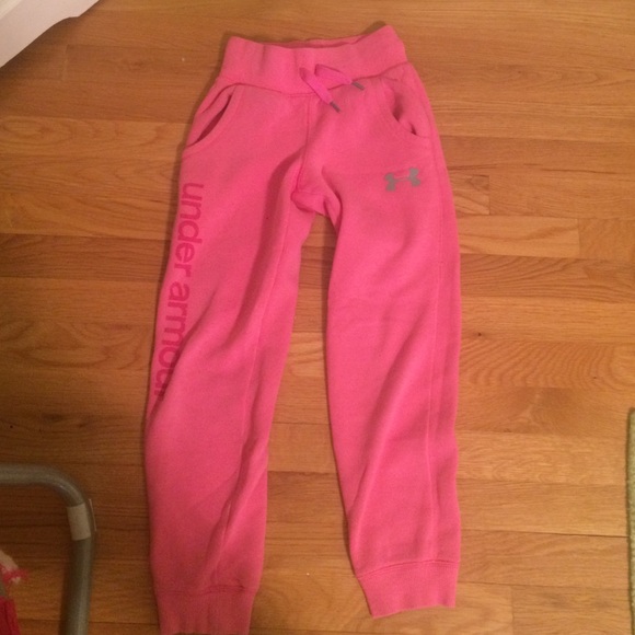 Girls under amour joggers - Picture 1 of 4