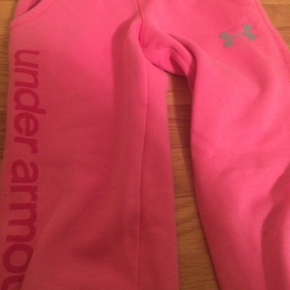 Girls under amour joggers - Picture 4 of 4