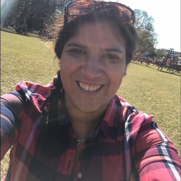 Meet your Posher, Monica - Picture 3 of 4