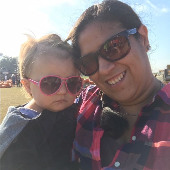 Meet your Posher, Monica - Picture 4 of 4