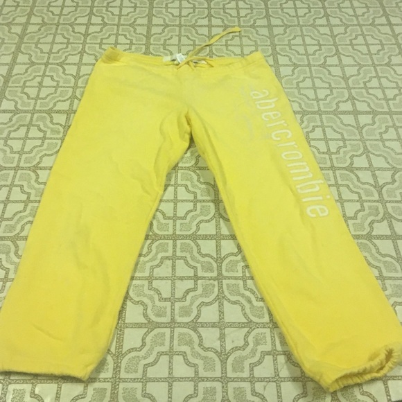 Abercrombie yellow capris XL sweat material