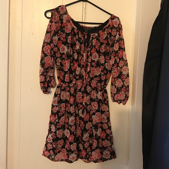 Beautiful Dress (Plus Surprise gift)