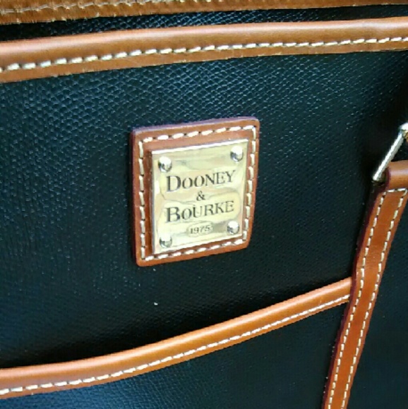 Dooney & Bourke Bags - Limited Edition Shoulder Tote Dooney & Bourke Bags - Limited Edition Shoulder Tote