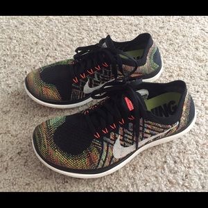 ✨⭐️NIKE FREE FLYKNIT 4.0 in BLACK MULTICOLOR⭐️✨