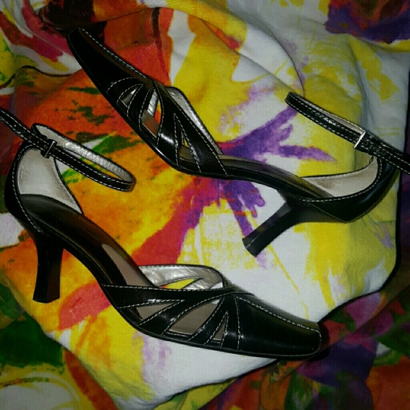 ~*Beautiful Paola ankle strap pumps sz. 6.5m - Picture 2 of 4
