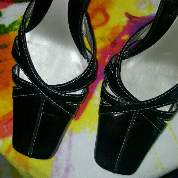 ~*Beautiful Paola ankle strap pumps sz. 6.5m - Picture 4 of 4