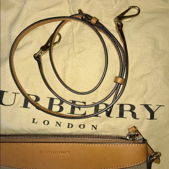 🚫SOLD ON EBAY🚫Burberry Clutch/Crossbody - Picture 3 of 4