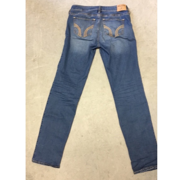 Hollister Size 9/R skinny jeans - Picture 2 of 3