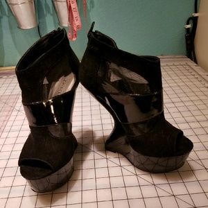 Chinese Laundry black suede heelless booties