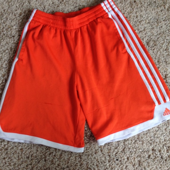 Adidas basketball shorts - Picture 2 of 4
