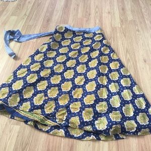 Reversible convertible skirt