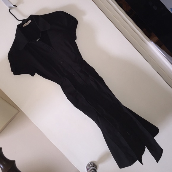 Louis Verdad Dresses & Skirts - Flattering trench coat dress