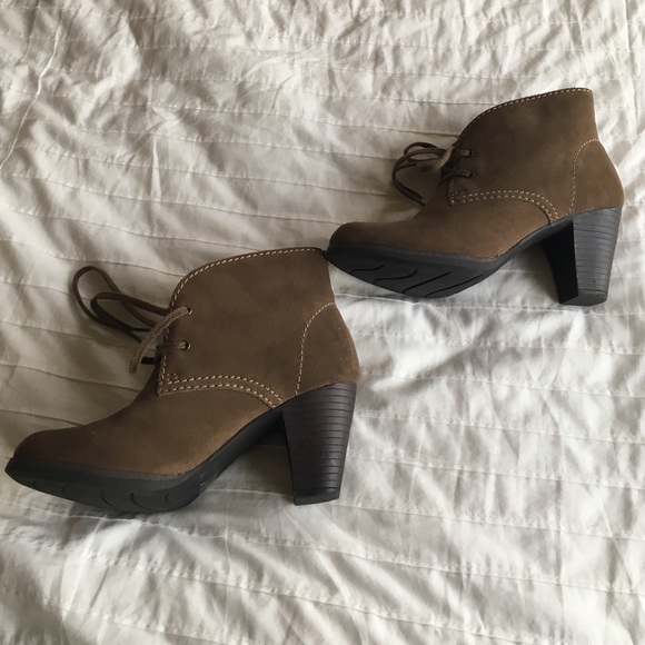 New clacks booties