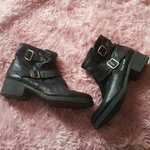 Black leather steve madden ankle boots