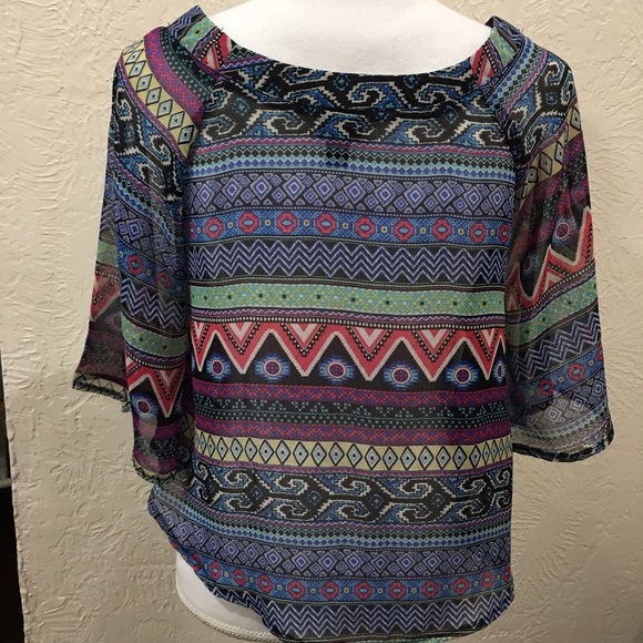 Geometric multicolored lightweight sheer summer crop top - Picture 4 of 4