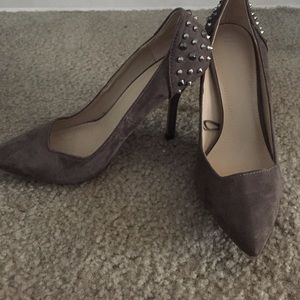 Zara Trafuc size 7 suede pumps with stud detail!