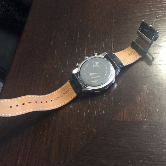 Guess Watch - Picture 4 of 4