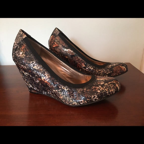 BCBG Snake Skin Print Wedges