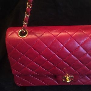 Authentic CHANEL BAG. Additional pics.