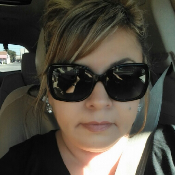 Meet your Posher, Teena