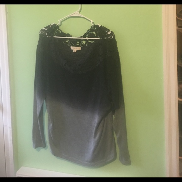 moonsky oversized sweater. black and grey