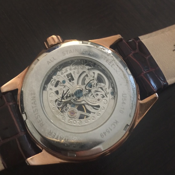 Kenneth Cole Watch - Never Change Batteries - Picture 3 of 4
