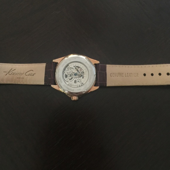 Kenneth Cole Watch - Never Change Batteries - Picture 4 of 4