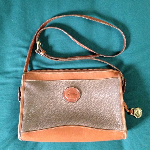 Vintage Dooney & Bourke cross body purse