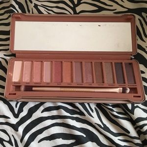 Naked 3 palette NOT AUTHENTIC
