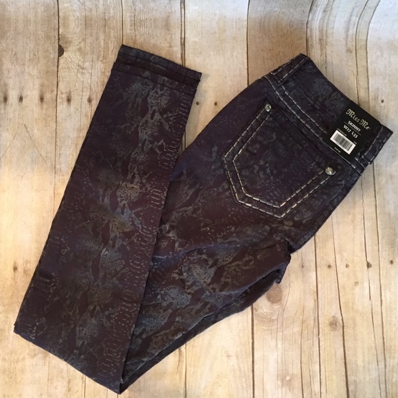 Miss Me Denim - 🎂Miss Me easy skinny 27/33 grey with raised felt