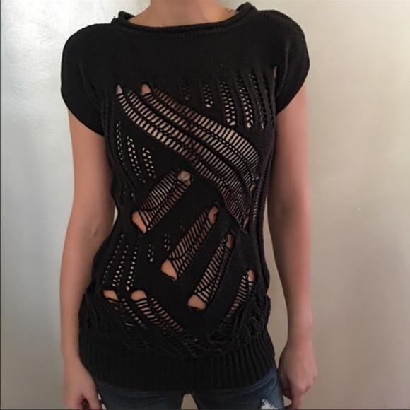 distressed/shredded short sleeve sweater